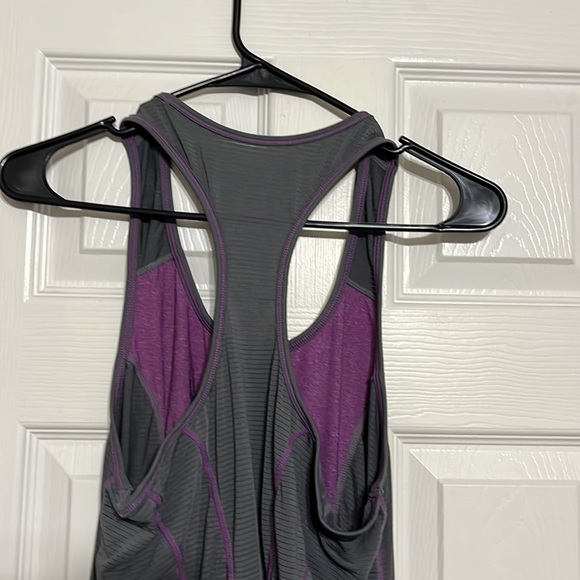 EUC Reebok Racerback Ribbed Ruched Workout Tank Women’s Medium - Picture 7 of 11